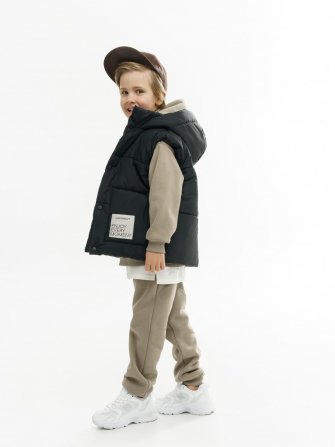 LF kids, жилет демисезонный с капюшоном, цвет черный ! ДЕФЕКТ !